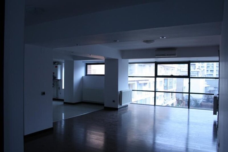 Unirii, birouri 120 mp, mentenanta inclusa.